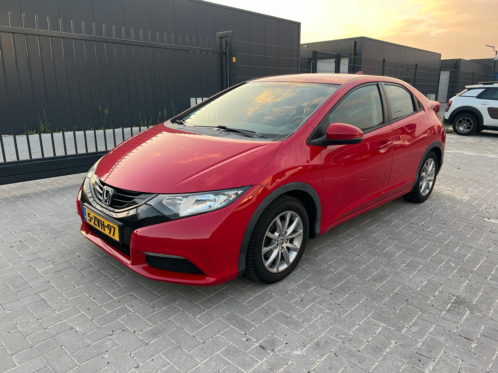 Honda Civic 1.4 I  Sport 5DRS 2015 Airco nw model, Auto's, Voorwielaandrijving, 4 cilinders, Origineel Nederlands, Handgeschakeld
