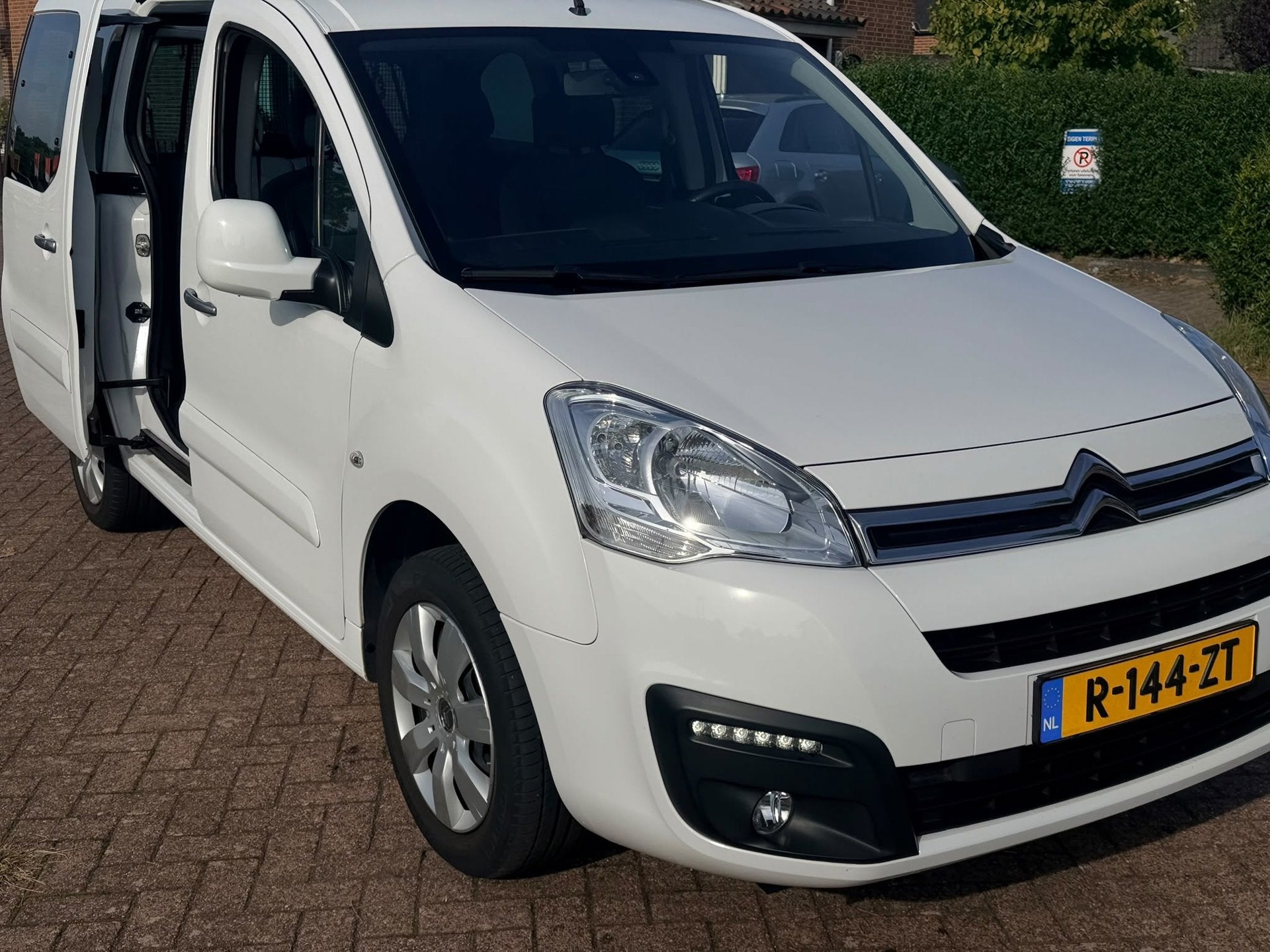 Citroen Berlingo 1.2 Benzine - 5 Persoons - APK Nieuw 10-202, Voorwielaandrijving, Gebruikt, 1199 cc, Wit