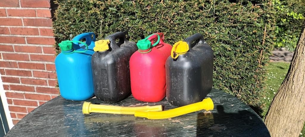 Jerrycans, Ophalen, Ankeren en Afmeren, Zeilboot of Motorboot