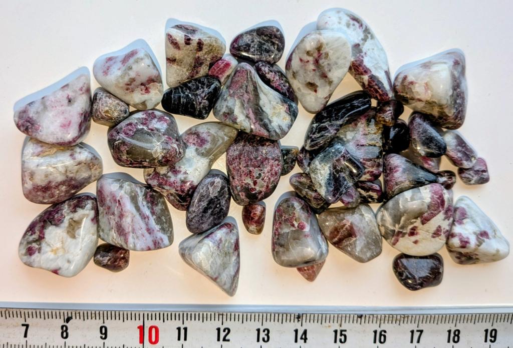 Rubeliet in matrix toermalijn, Sieraden, Tassen en Uiterlijk, Edelstenen, Verzenden, Nieuw