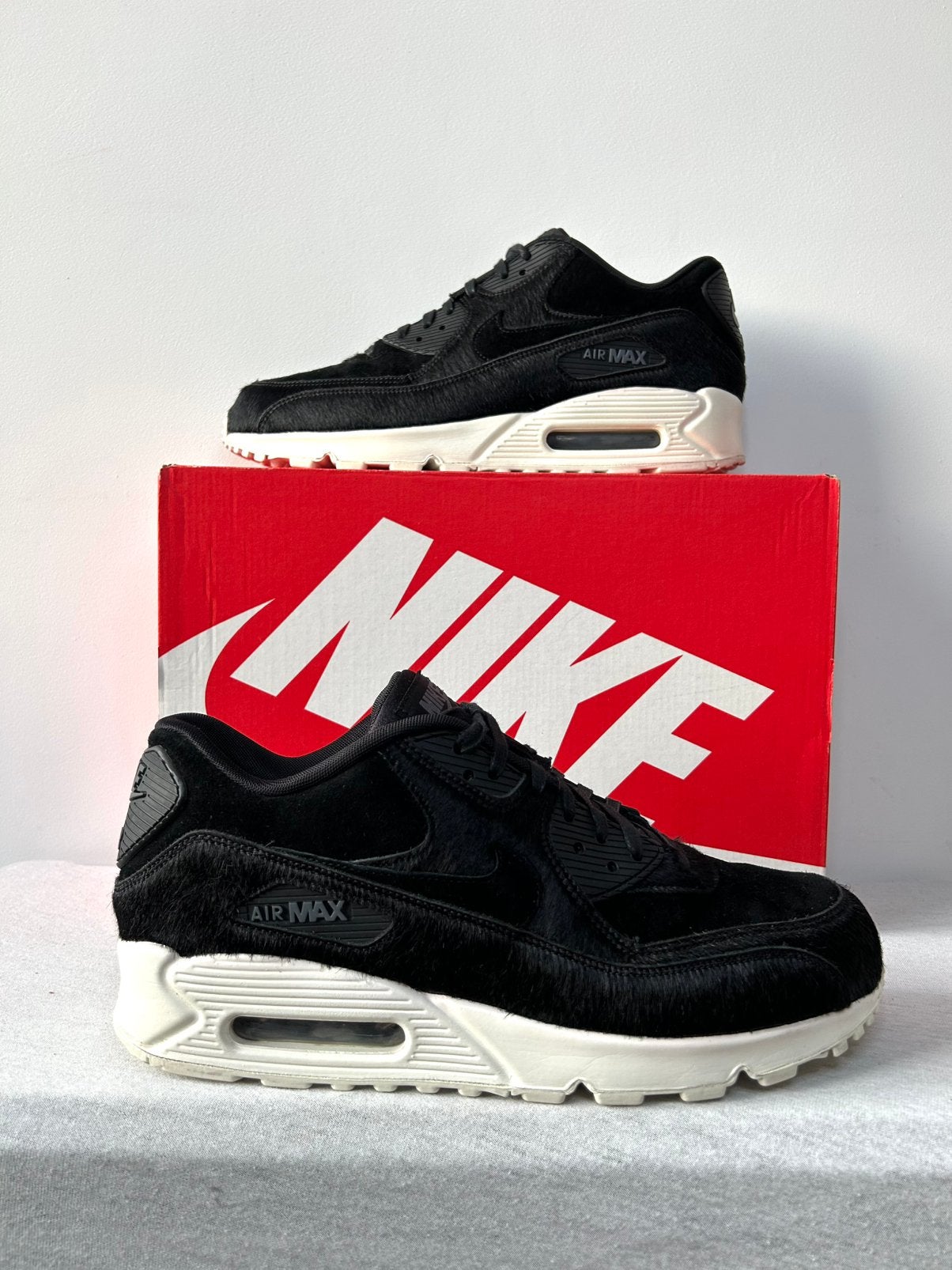 Nike Air Max 90 LX Black Pony Hair (EU 44), Kleding | Heren, Schoenen, Zo goed als nieuw, Sneakers of Gympen, Zwart, Ophalen of Verzenden