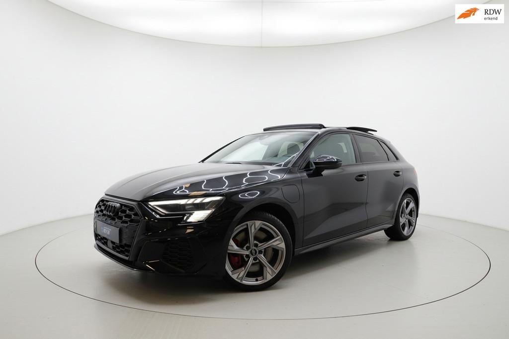 Audi A3 Sportback 45 TFSI e 2x S LINE Competition VIRTUAL PA, Gebruikt, Zwart, 4 cilinders, Zwart
