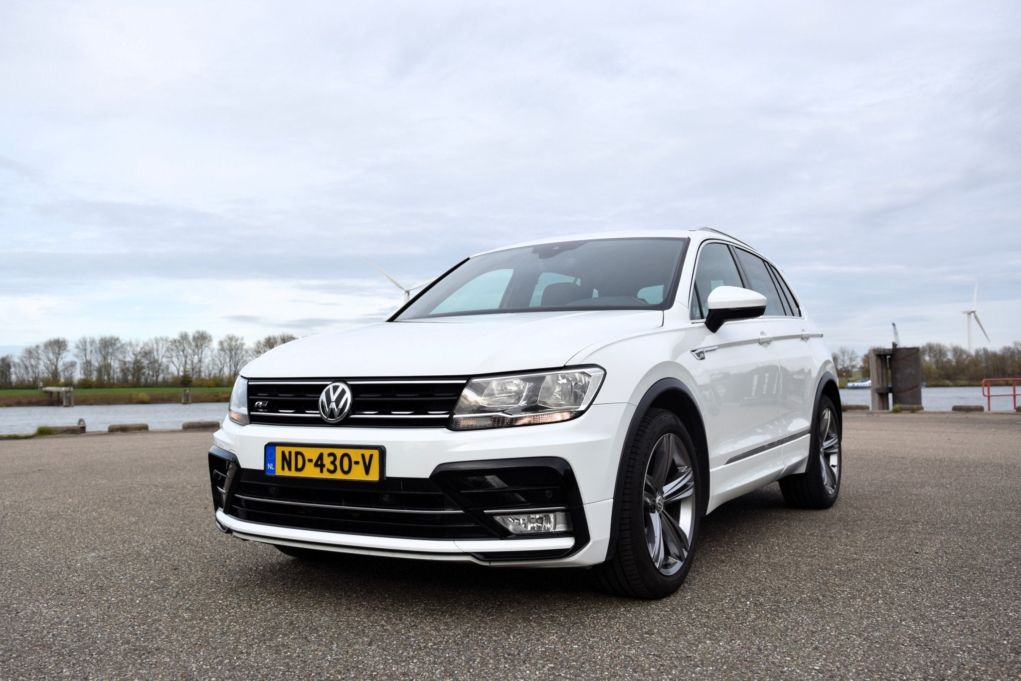 Volkswagen Tiguan 1.4 TSI R-LINE PANO/VIRTUAL (bj 2017), Auto's, Volkswagen, Voorwielaandrijving, 125 pk, Gebruikt, Euro 6