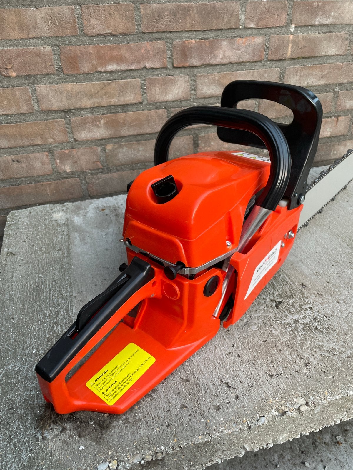 Foto 5 van Nieuwe Kraftsworld Benzine Kettingzaag - Krachtig en Efficië