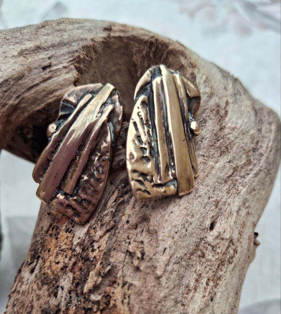  Een paar vintage modernistische bronzen oorbellen., Sieraden, Tassen en Uiterlijk, Ringen, Ophalen of Verzenden
