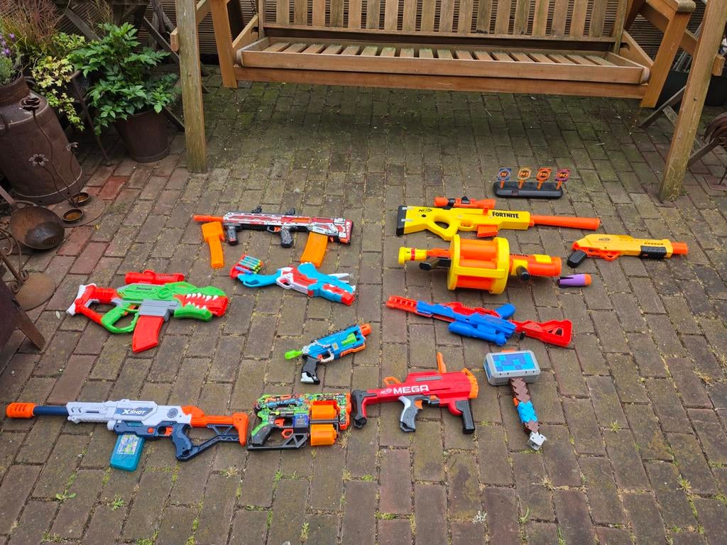 Nerf/ Zuru X-shot collectie met pijltjes, Ophalen