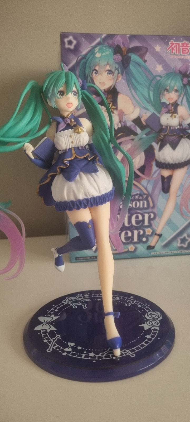 Hatsune miku winter figure, Verzamelen, Ophalen of Verzenden, Zo goed als nieuw