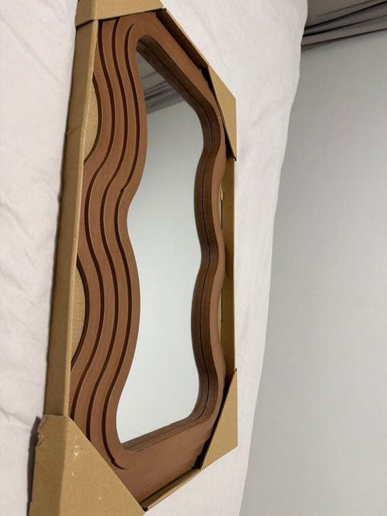 Wave spiegel Japandi organisch hout 35x60cm - Nieuw in doos!, Huis en Inrichting, Minder dan 50 cm, Nieuw, Ophalen of Verzenden