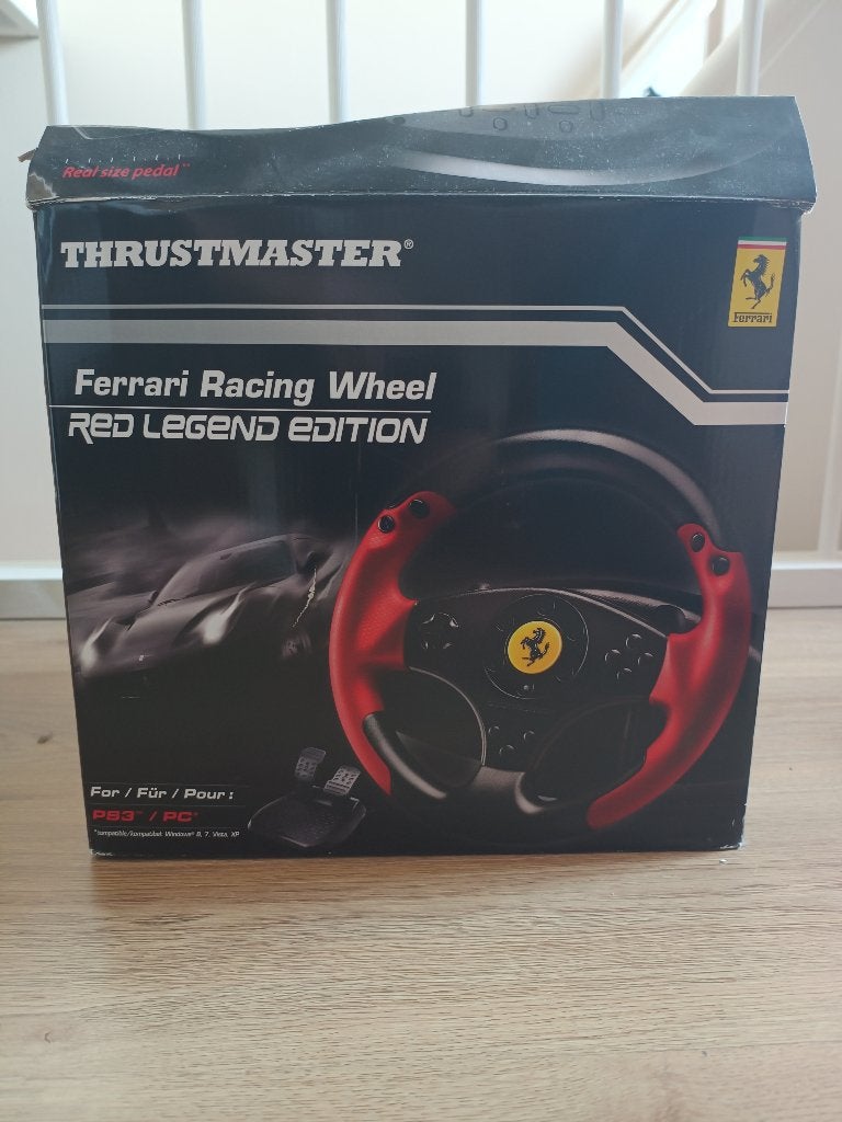 Thrustmaster Ferrari Racing Wheel Red Legend Edition, Ophalen of Verzenden, Zo goed als nieuw, Stuur of Pedalen, PlayStation 3