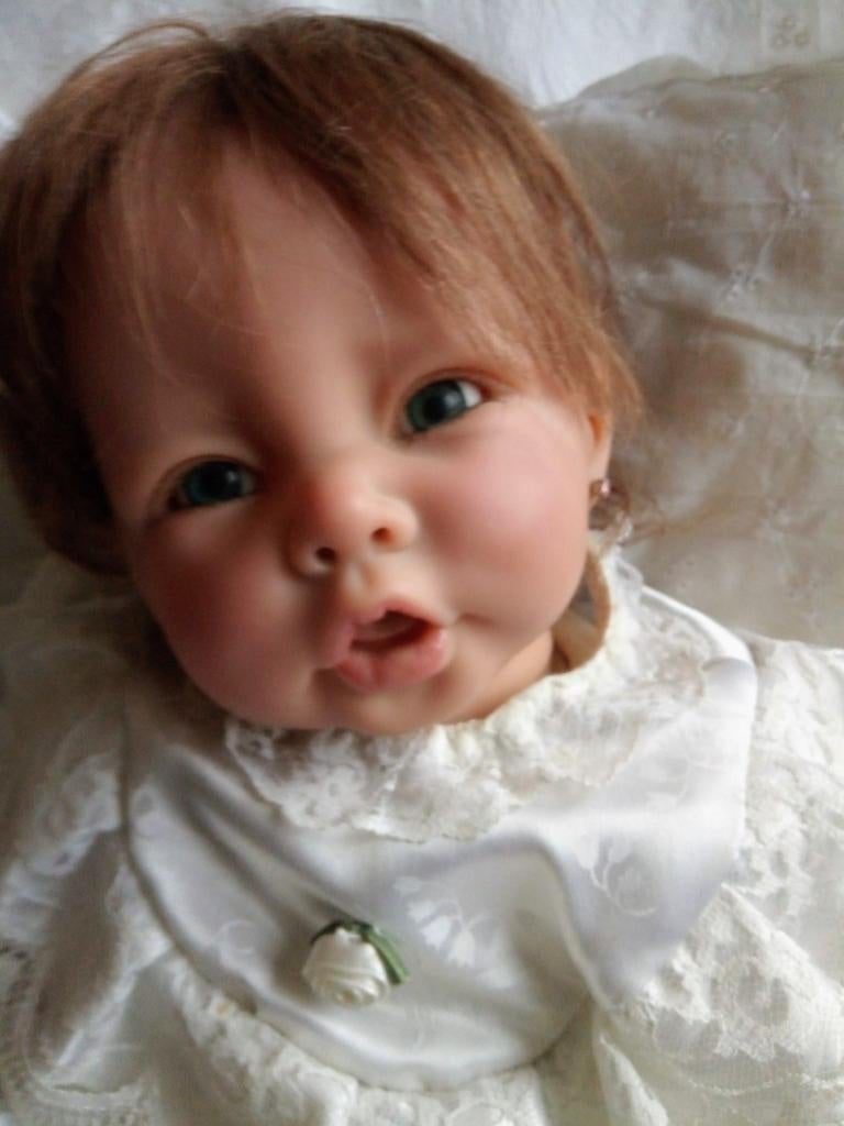 Reborn Pop Lenie ze heeft een prachtige doopjurk aan ( incl), Ophalen of Verzenden, Zo goed als nieuw, Pop, Levensecht of Reborn