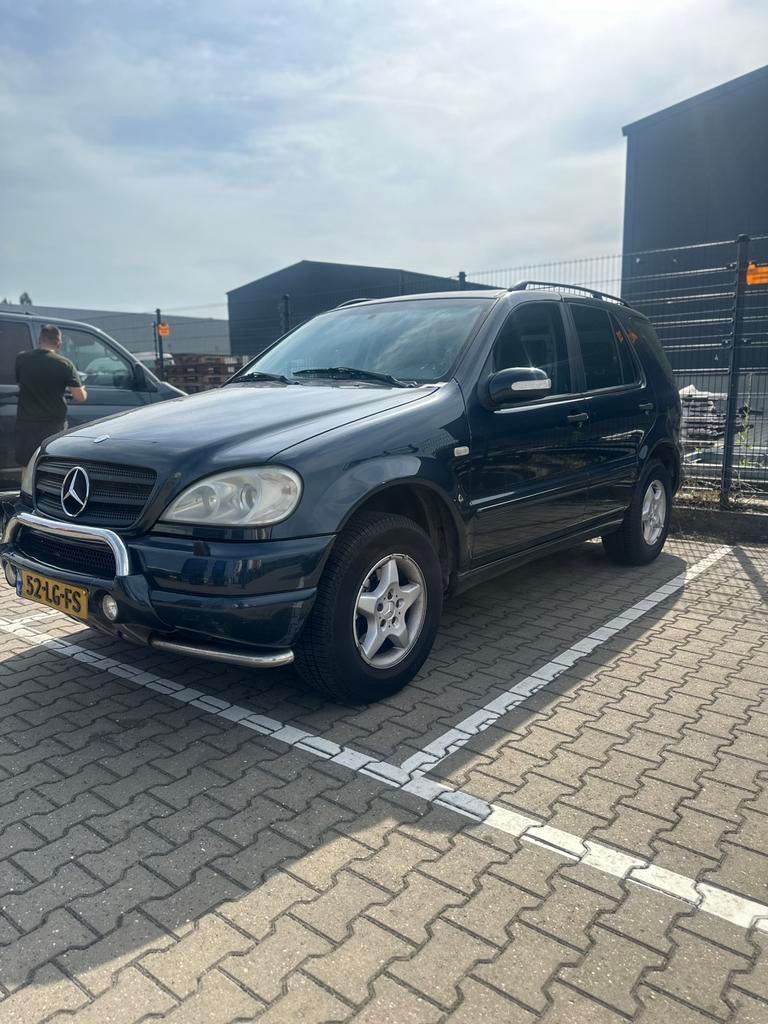 Mercedes-Benz M-Klasse 3.2 Ml320 LPG, Auto's, Automaat, 1999 kg, 138 €/maand, Zwart