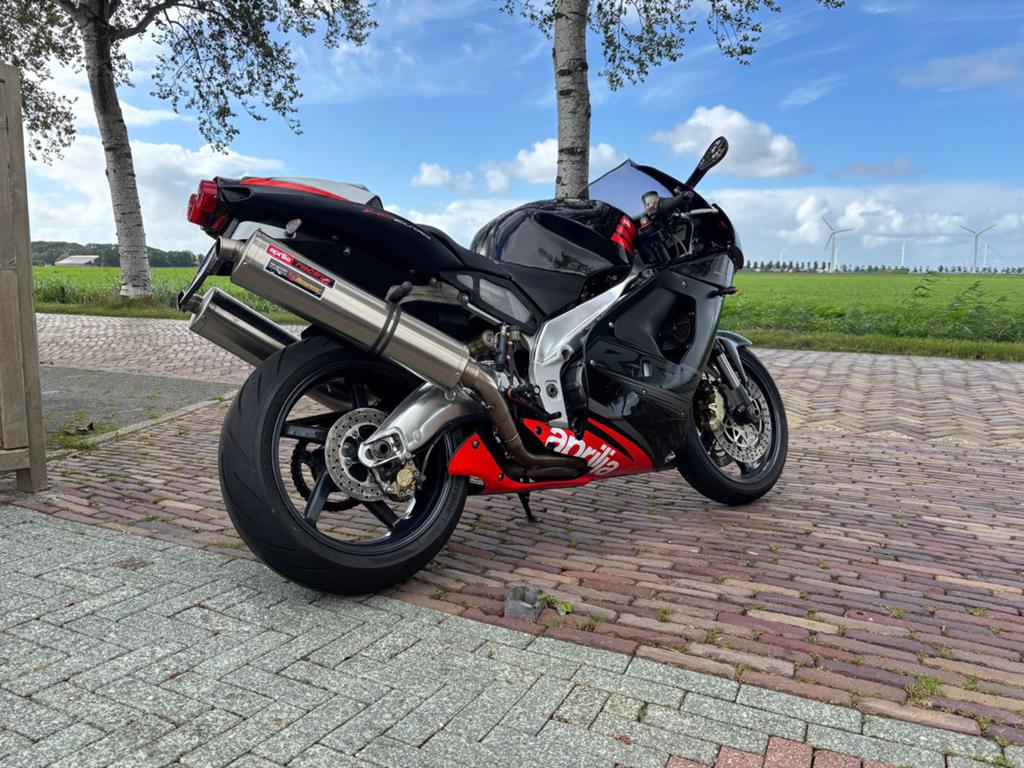 Aprilia rsv 1000 mile 2003, Motoren, Motoren | Aprilia, 2 cilinders, Sportuitlaat, Motorrijbewijs A, Sport