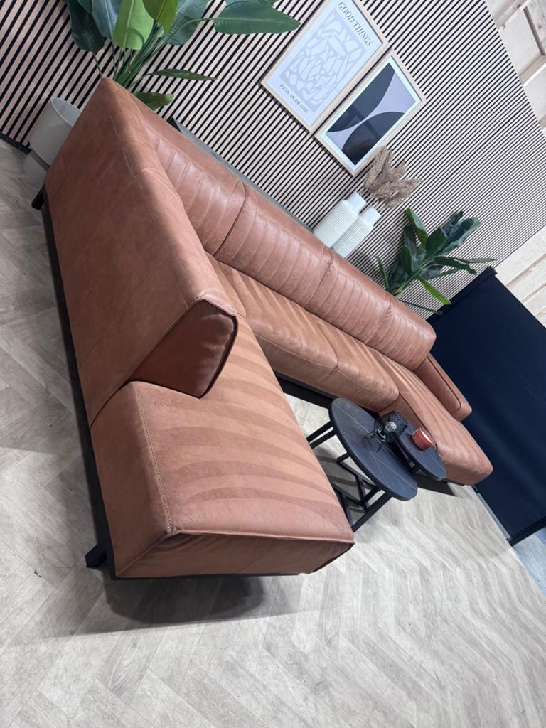 ZGAN Maverus Parijs Hoekbank / U-Bank - Cognac - 390cm, Modern Retro Industrieel Cognac U-Bank Hoekbank Microleer, -, -, Hoekbank