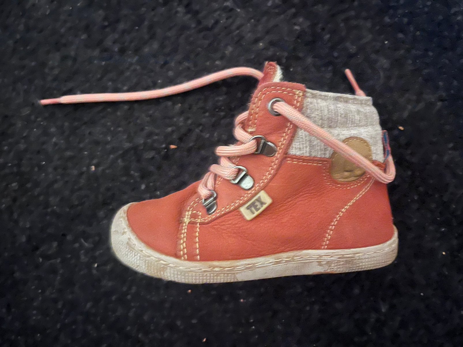 Barefoot meisjes winterschoenen maat 23 Koel, Kinderen en Baby's, Meisje, Schoenen, Ophalen of Verzenden, Zo goed als nieuw
