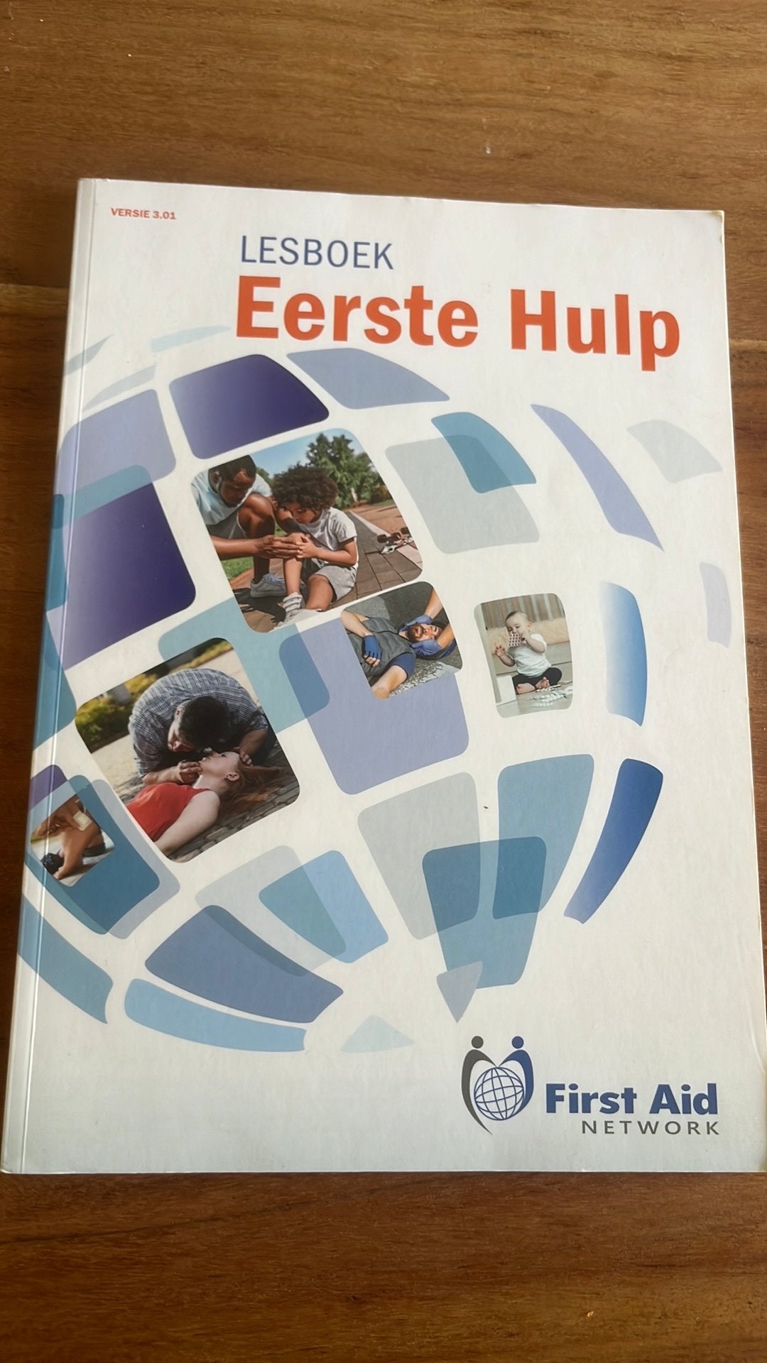 Lesboek eerste hulp, Ophalen of Verzenden, Zo goed als nieuw, Overige niveaus, Overige vakken