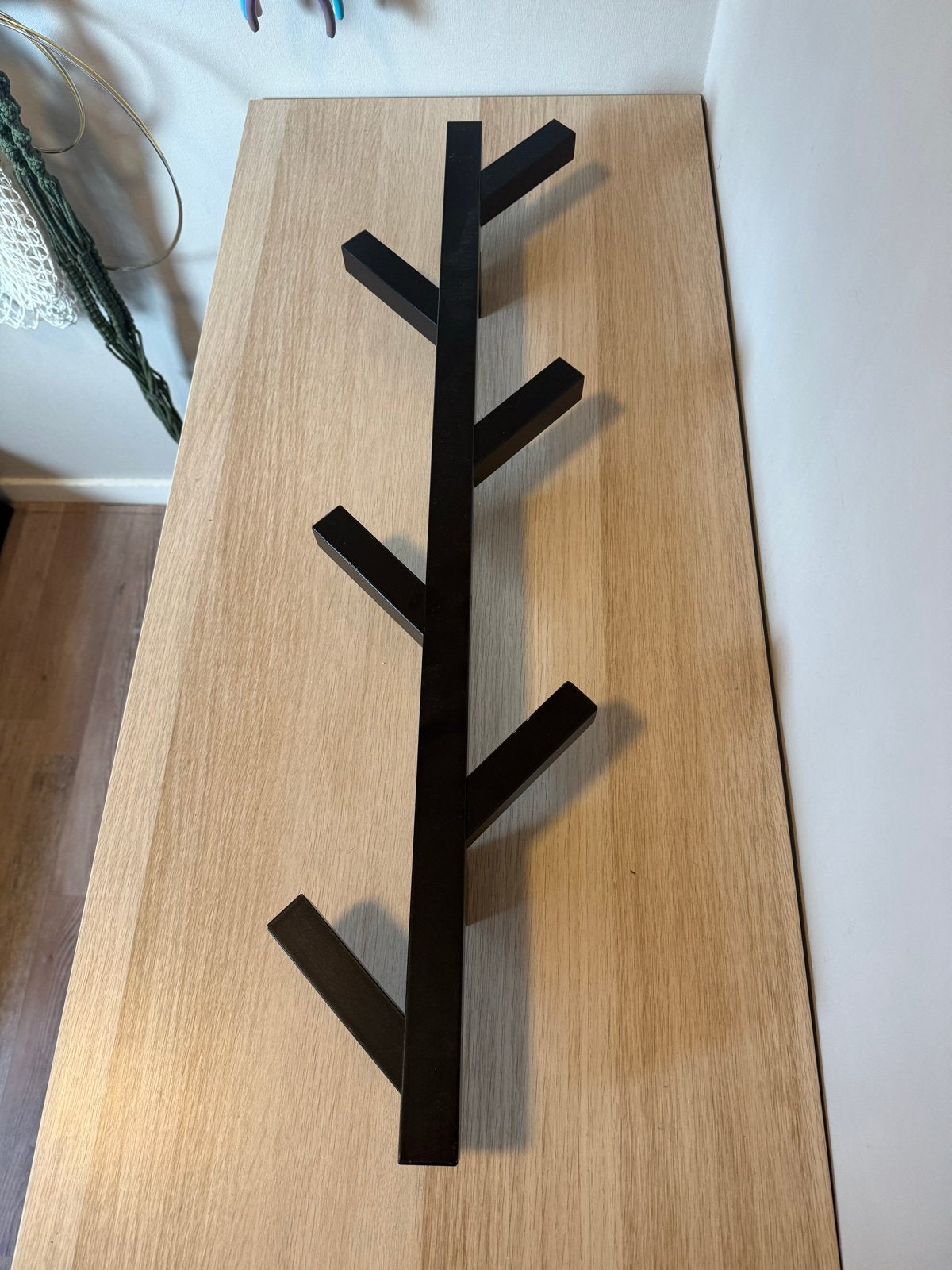 IKEA TJUSIG Wandkapstok Zwart - Modern en Functioneel, Zo goed als nieuw, Minder dan 100 cm, Metaal, Ophalen
