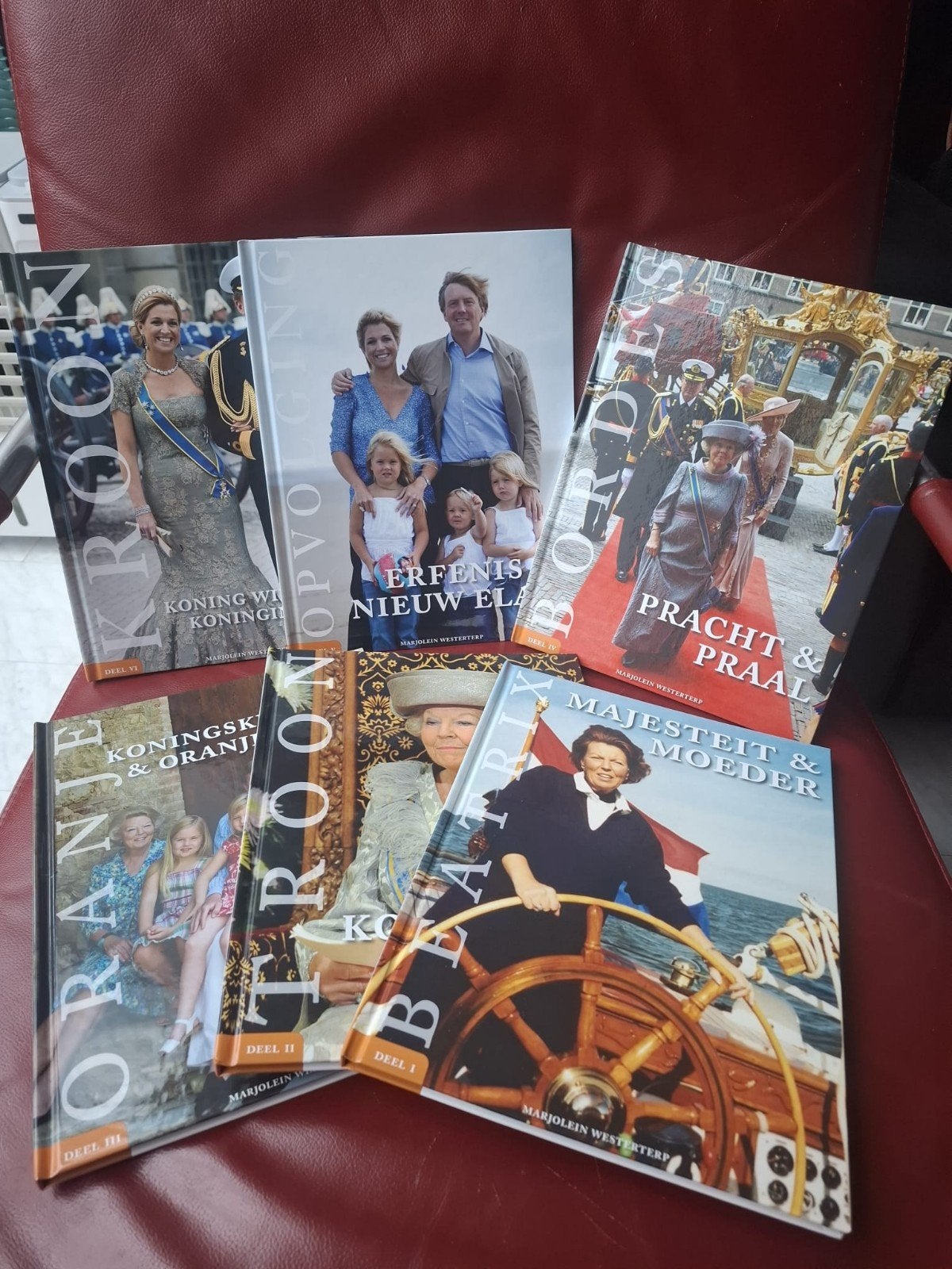 AD Ons Koningshuis - Unieke 6-delige boekenserie, Ophalen of Verzenden, Nieuw, Nederland, Tijdschrift of Boek