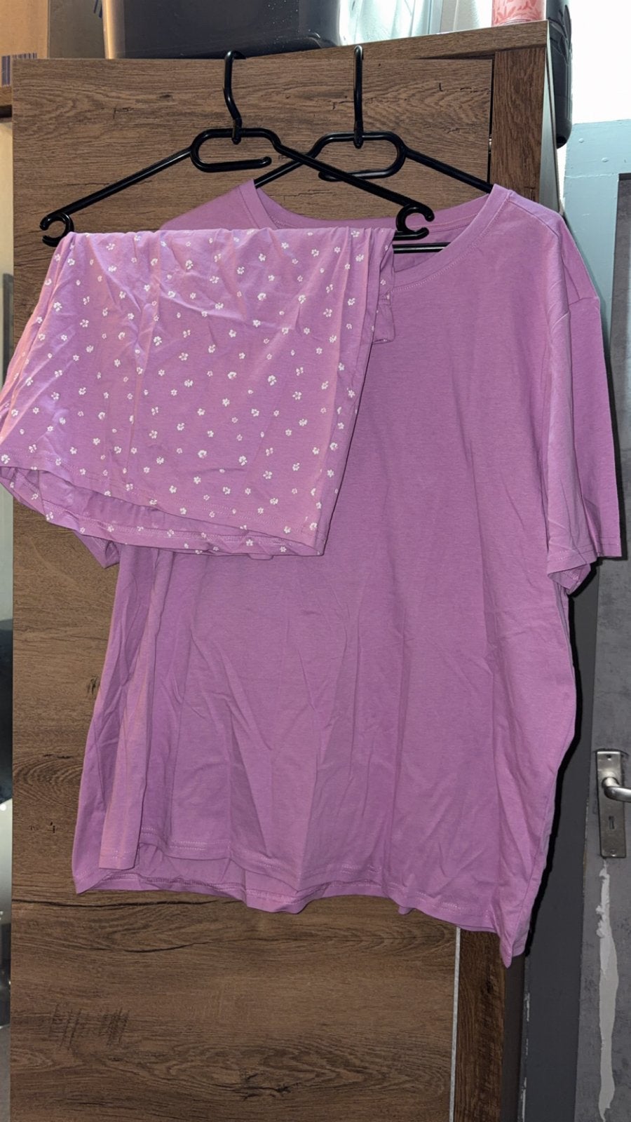 Lila pyjamaset met bloemenprint - Zo goed als nieuw, Kleding | Dames, Ophalen of Verzenden, Zo goed als nieuw, Maat 38/40 (M)