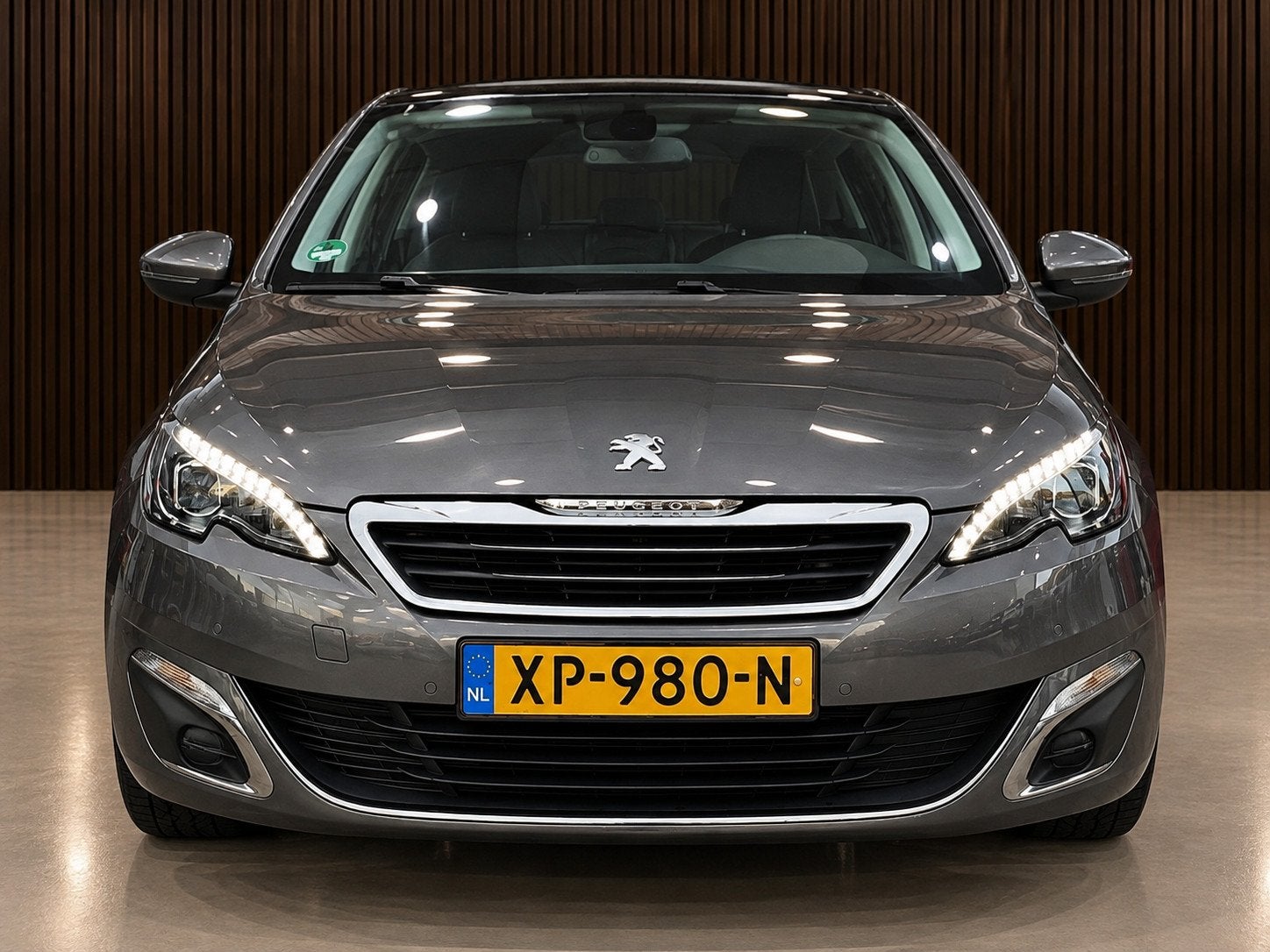 Foto 2 van Peugeot 308 1.2 PureTech Allure AUTOMAAT CAMERA/MASSAGE/DODE