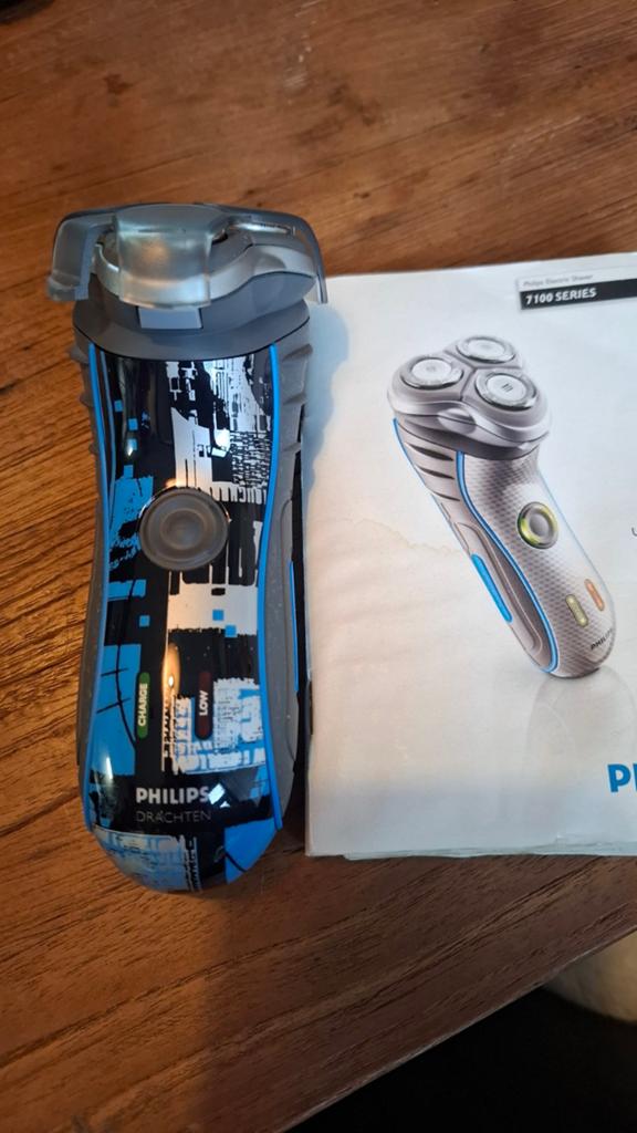 Philips Scheerapparaat 7100 Series - nieuw, Ophalen of Verzenden, Zo goed als nieuw, Scheren en Epileren