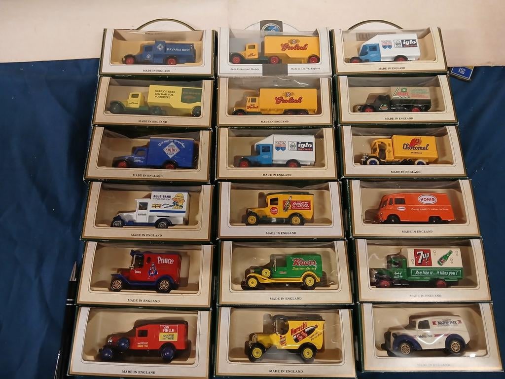 Serie van 18 CLASSIC CARS modellen, Ophalen of Verzenden, Nieuw, Auto