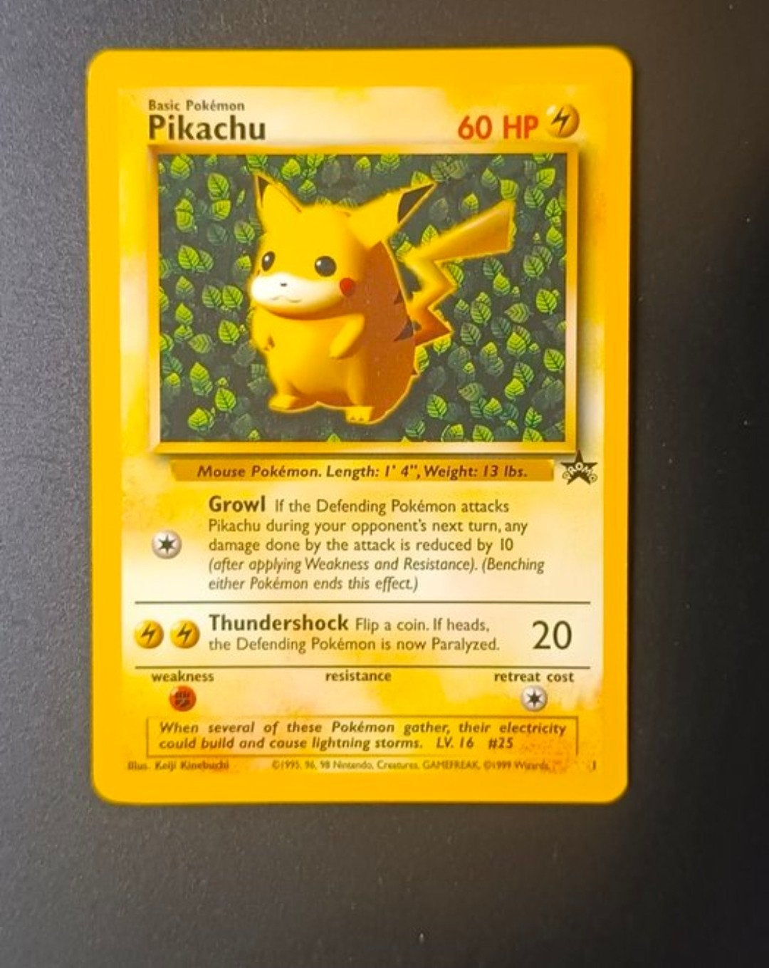 Pikachu Promo Kaart (Wizards Black Star Promo #25), Hobby en Vrije tijd, Ophalen of Verzenden, Zo goed als nieuw, Losse kaart