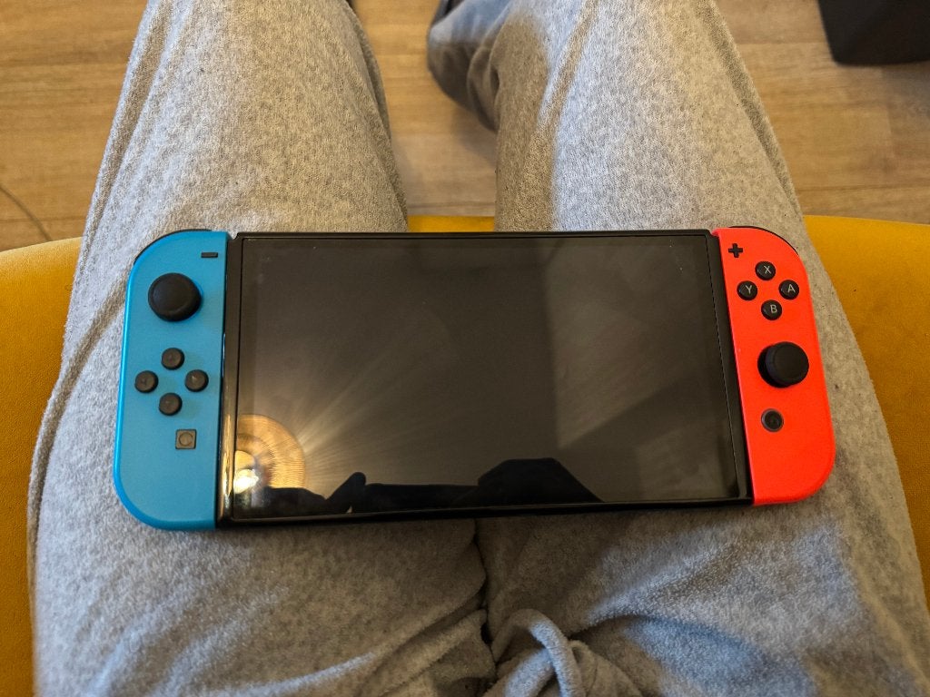 Nintendo Switch OLED 64GB