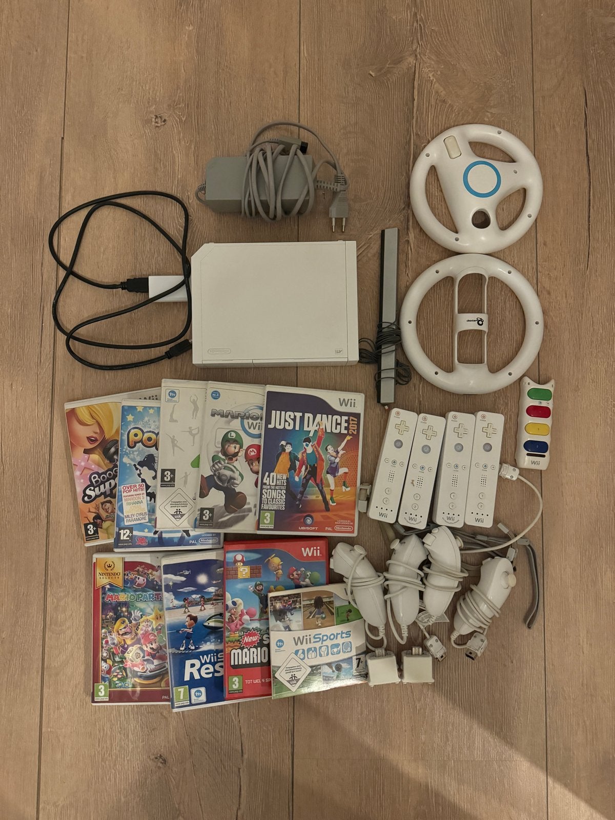 Nintendo Wii Compleet met 4 controllers en spellen, Ophalen, Gebruikt, Met 3 controllers of meer, Met games