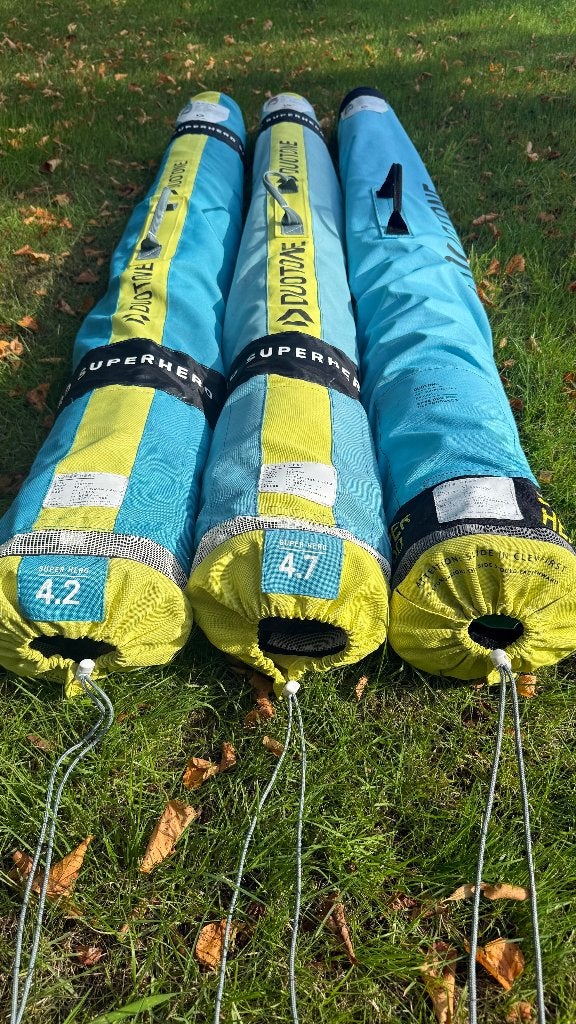 Duotone Super Hero 4.2 - 4.7 - 5.3, Watersport en Boten, Met draagtas, 3.5 tot 5 m², Ophalen of Verzenden, Zo goed als nieuw