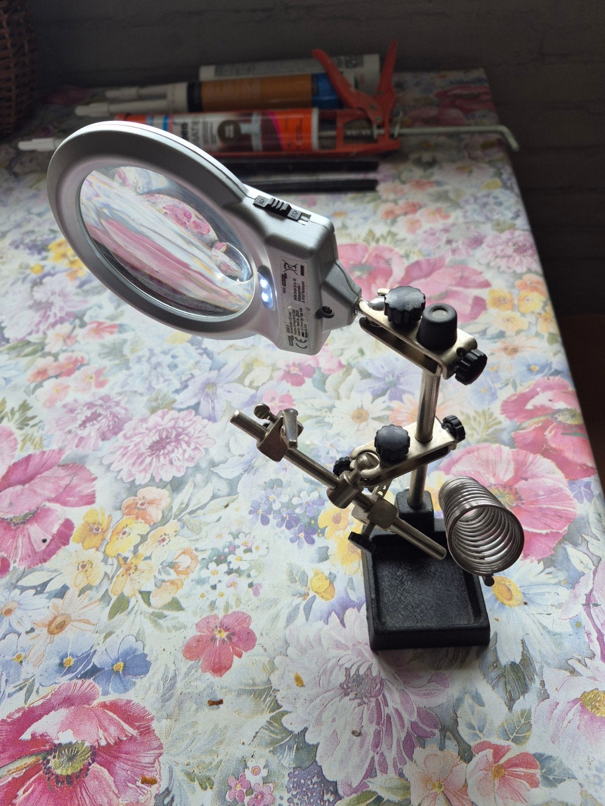 Loeplamp met standaard en soldeerhulp, Hobby en Vrije tijd, Ophalen of Verzenden, Gebruikt, Loeplamp