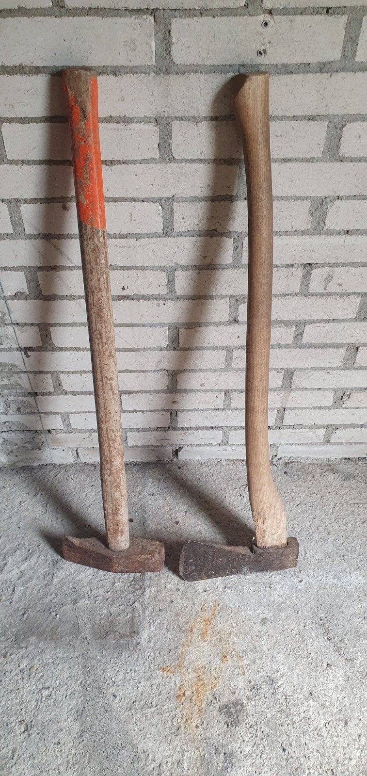 2 bijlen, Ophalen