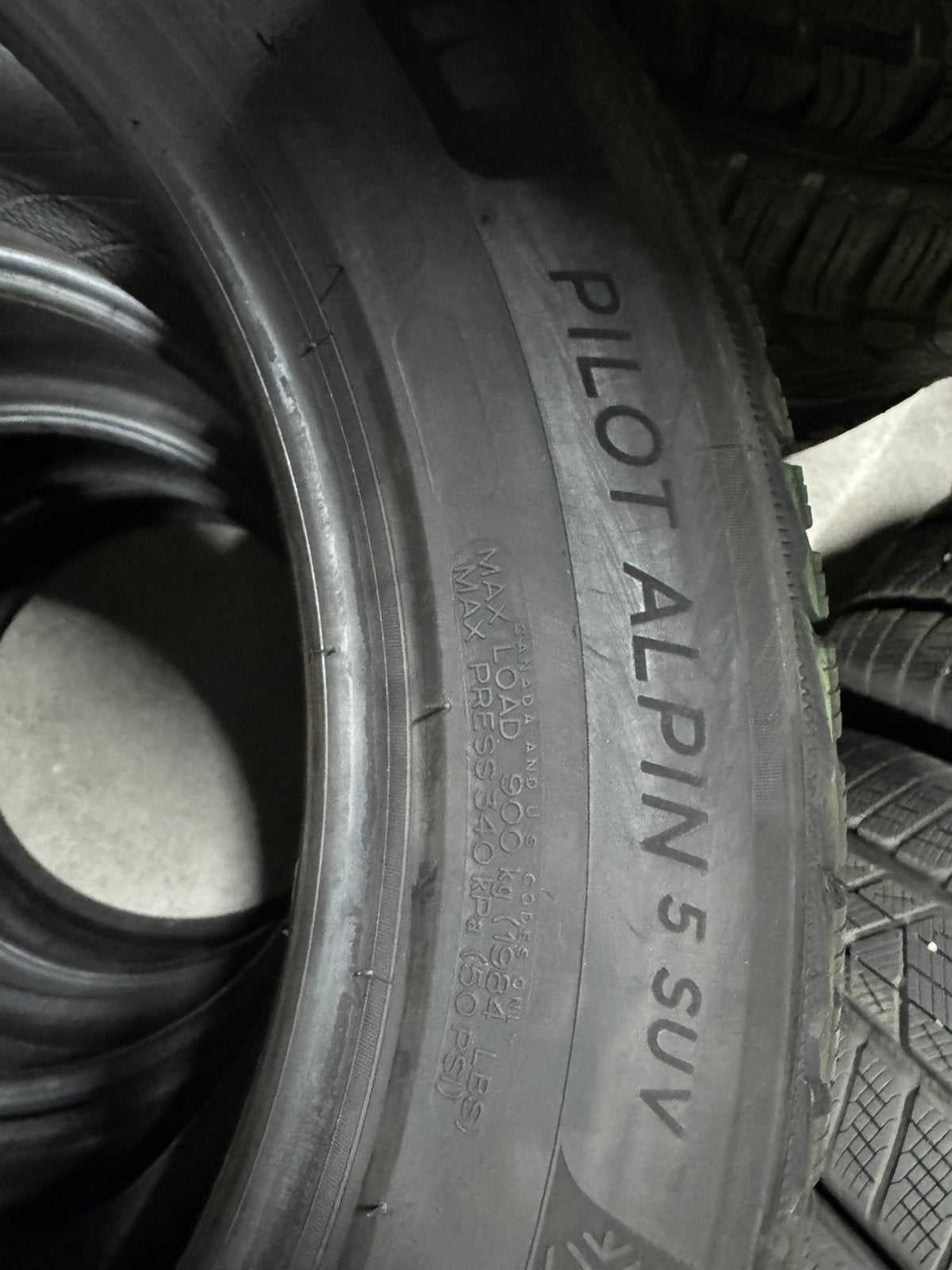 Michelin pilot alpin 5 suv 235/55 r18, Ophalen, Zo goed als nieuw