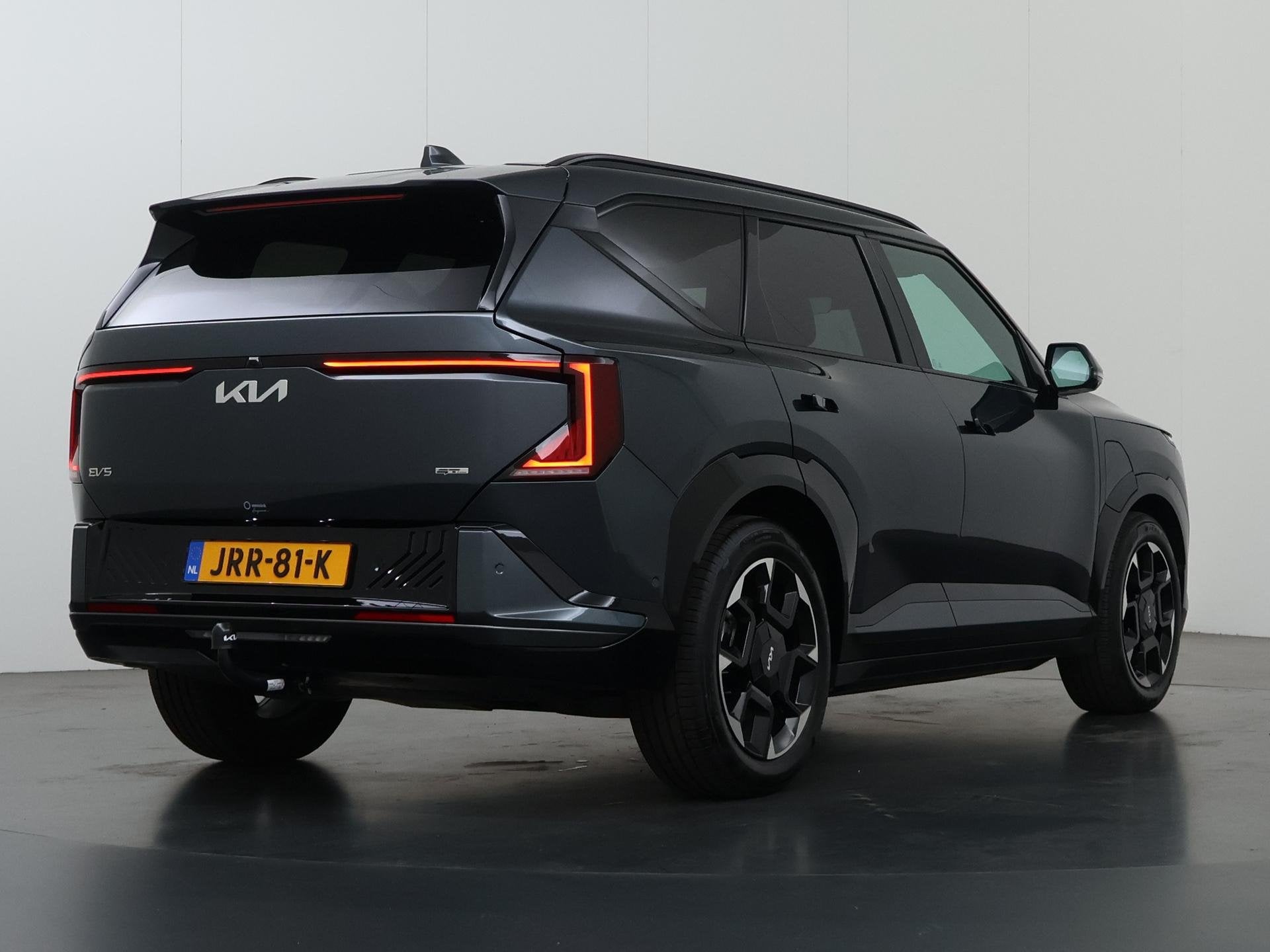 Kia EV5 GT-PlusLine 81.4 kWh | Direct beschikbaar! | Trekhaa, Auto's, 505 km, SUV of Terreinwagen, Zilver of Grijs, EV5