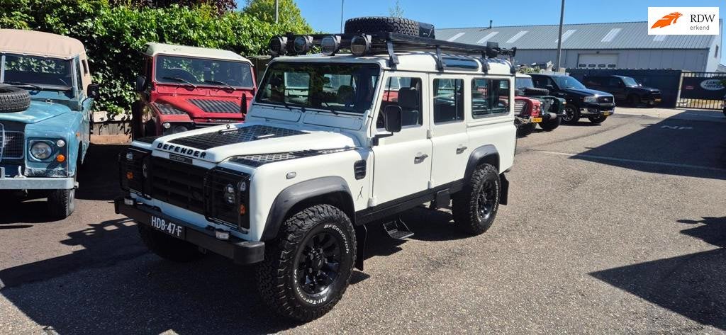 Land Rover DEFENDER 300TDi automaat 110" Stationwag., Automaat, Gebruikt, 4 cilinders, 2495 cc