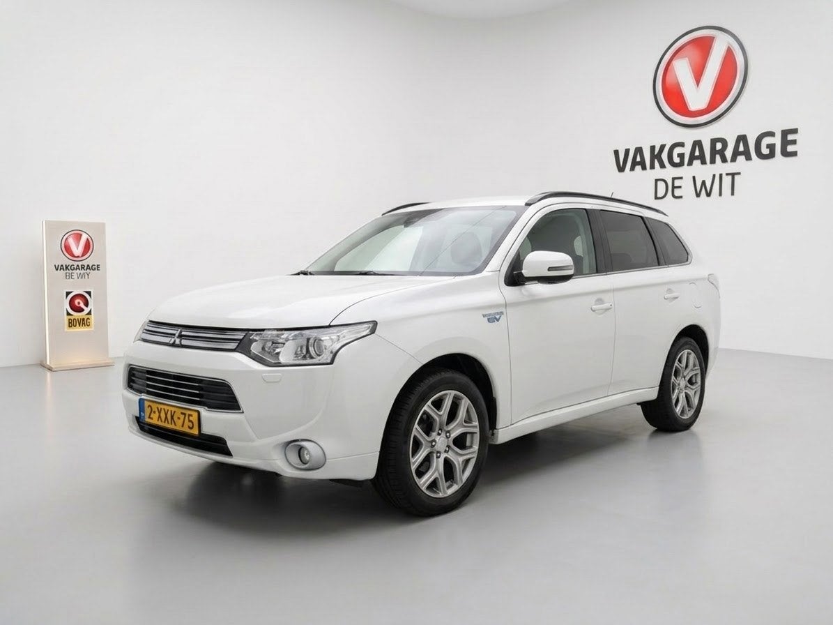Mitsubishi Outlander 2.0 PHEV Executive Edition, Auto's, 4 cilinders, Leder en Stof, Wit, Vierwielaandrijving