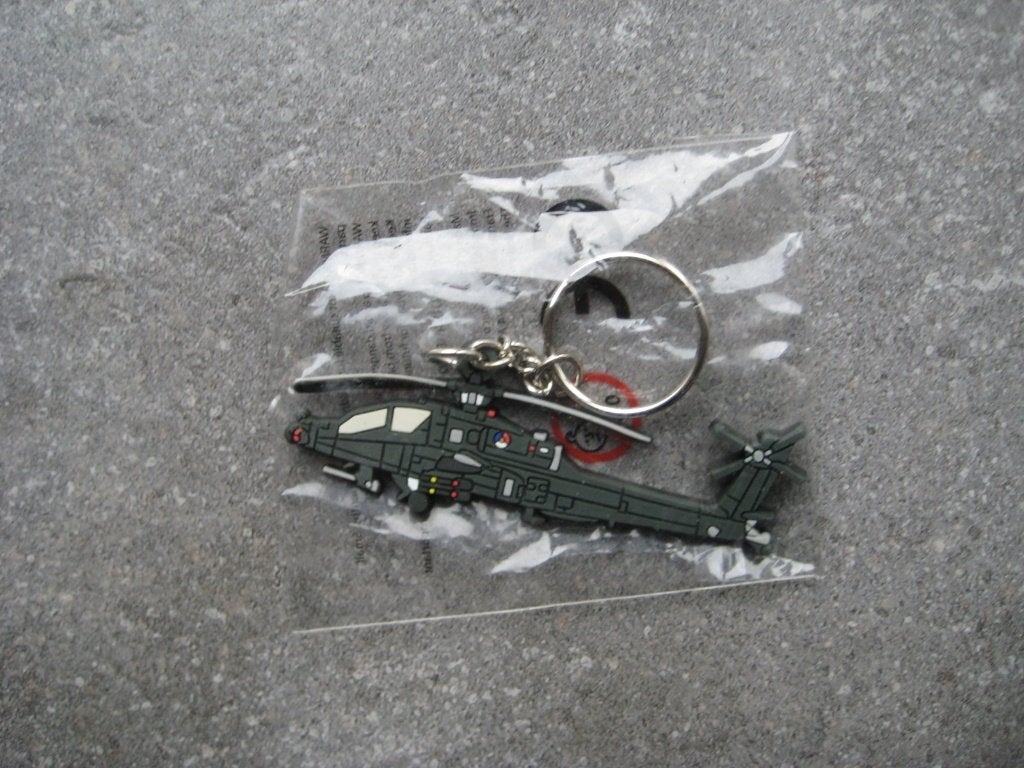 Defensie sleutelhanger  Boeing AH-64 Apache, Ophalen of Verzenden, Landmacht, Nederland, Embleem of Badge