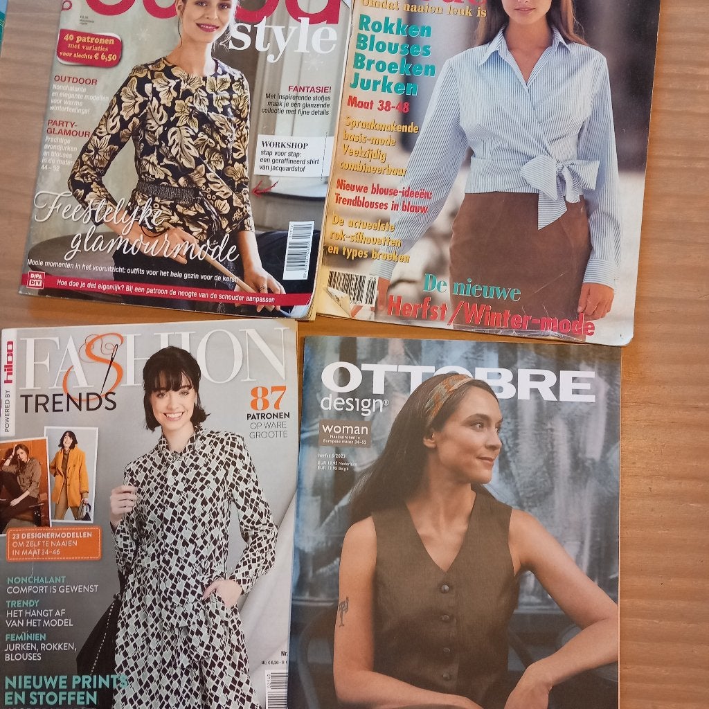 4 mode bladen koopje, Hobby en Vrije tijd, Kledingpatronen, Overige typen, Vrouw, Zo goed als nieuw, Burda