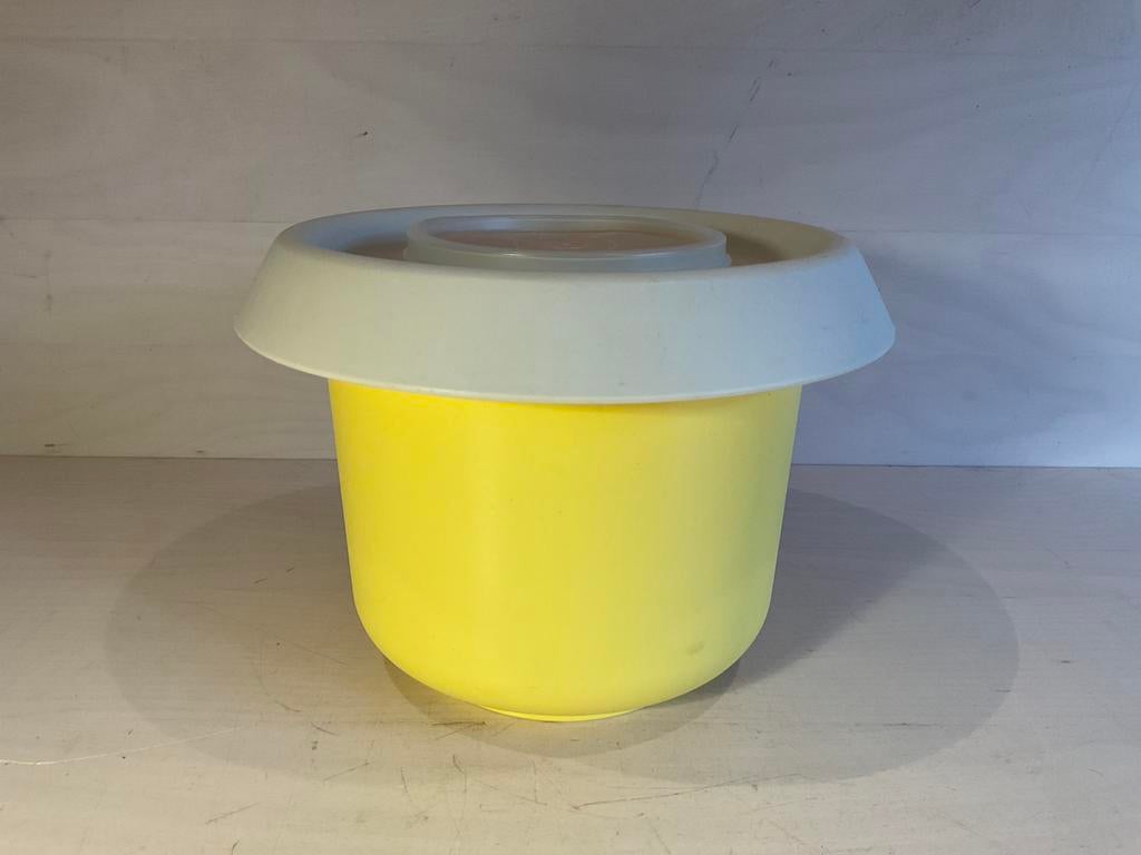 Tupperware beslagkom met spatdeksel inhoud ca 1500 ml, Ophalen of Verzenden, Gebruikt, Geel, Bak of Kom
