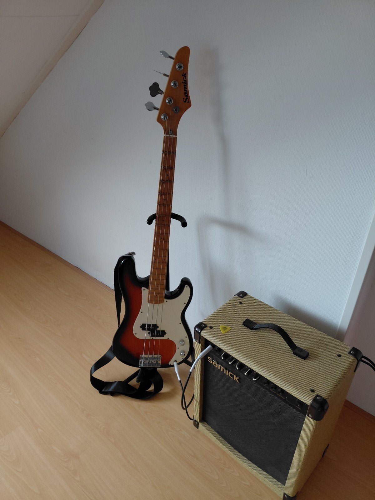 Samick Basgitaar met Versterker - Complete Set, Ophalen of Verzenden