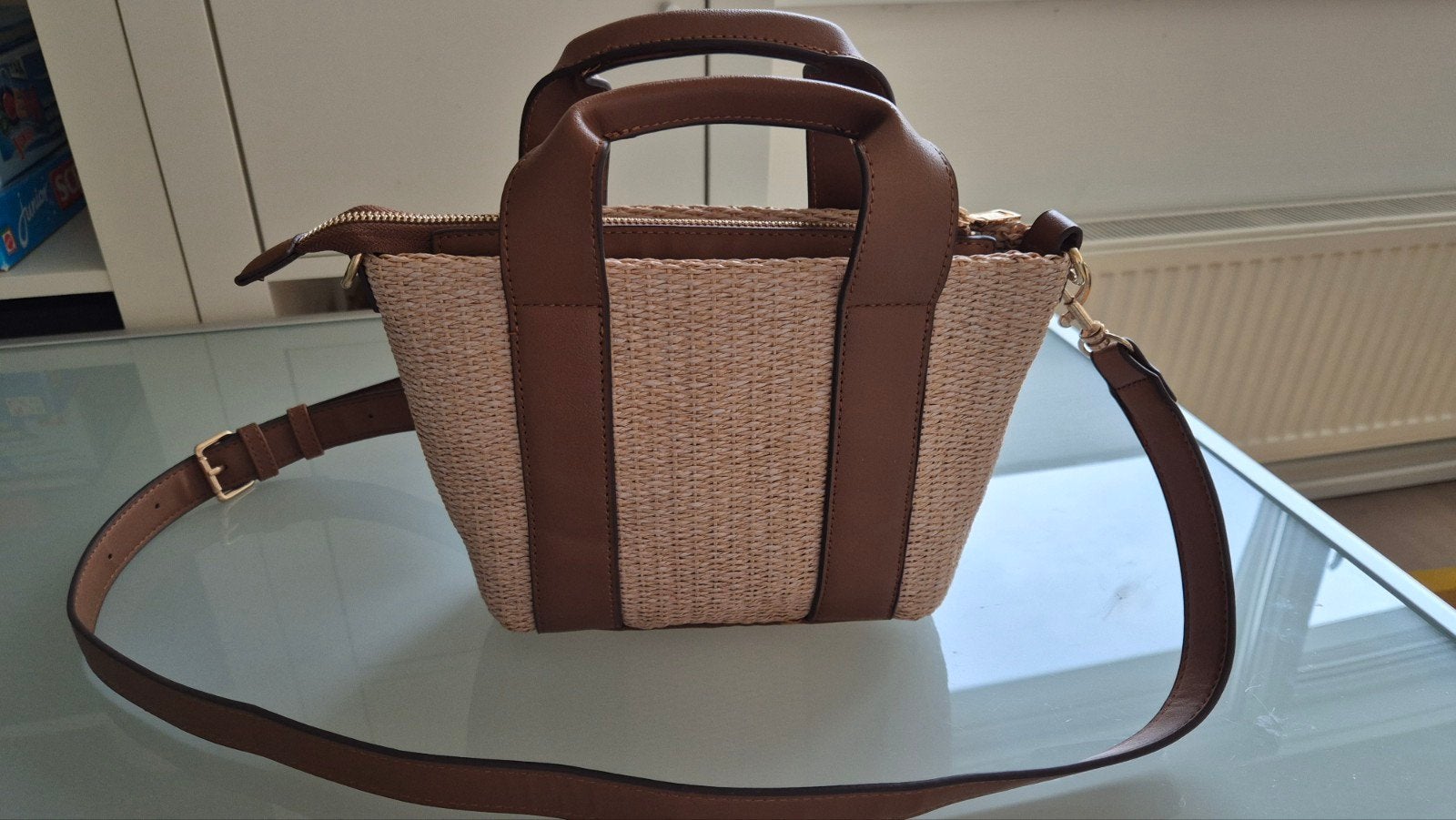 Misako schouder/handtas met bruine details. als nieuw, Ophalen of Verzenden, Zo goed als nieuw, Beige, Overige merken