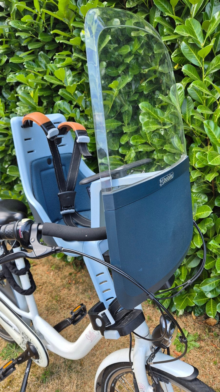 Bobike Exclusive Mini fietszitje met windscherm, Fietsen en Brommers, Ophalen, Voetsteuntjes, Voorzitje, Zo goed als nieuw