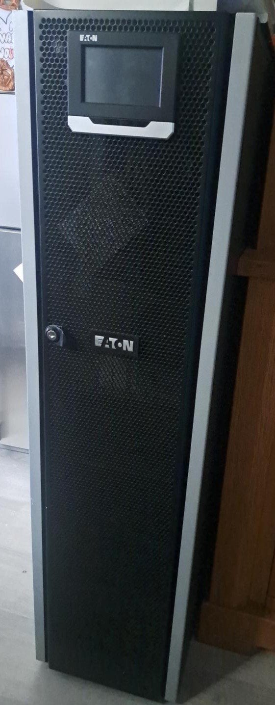 Eaton UPS -Ik verkoop het zonder batterijen., Computers en Software, Ophalen, Zo goed als nieuw