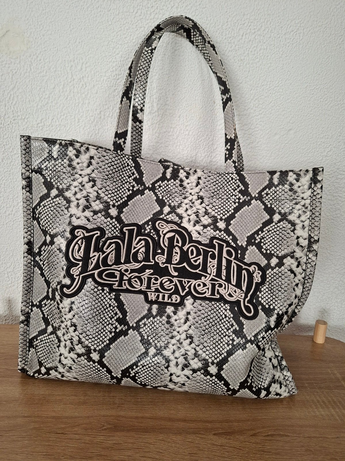 Dames shopper met kleding, Ophalen, Gebruikt, Zwart, Shopper