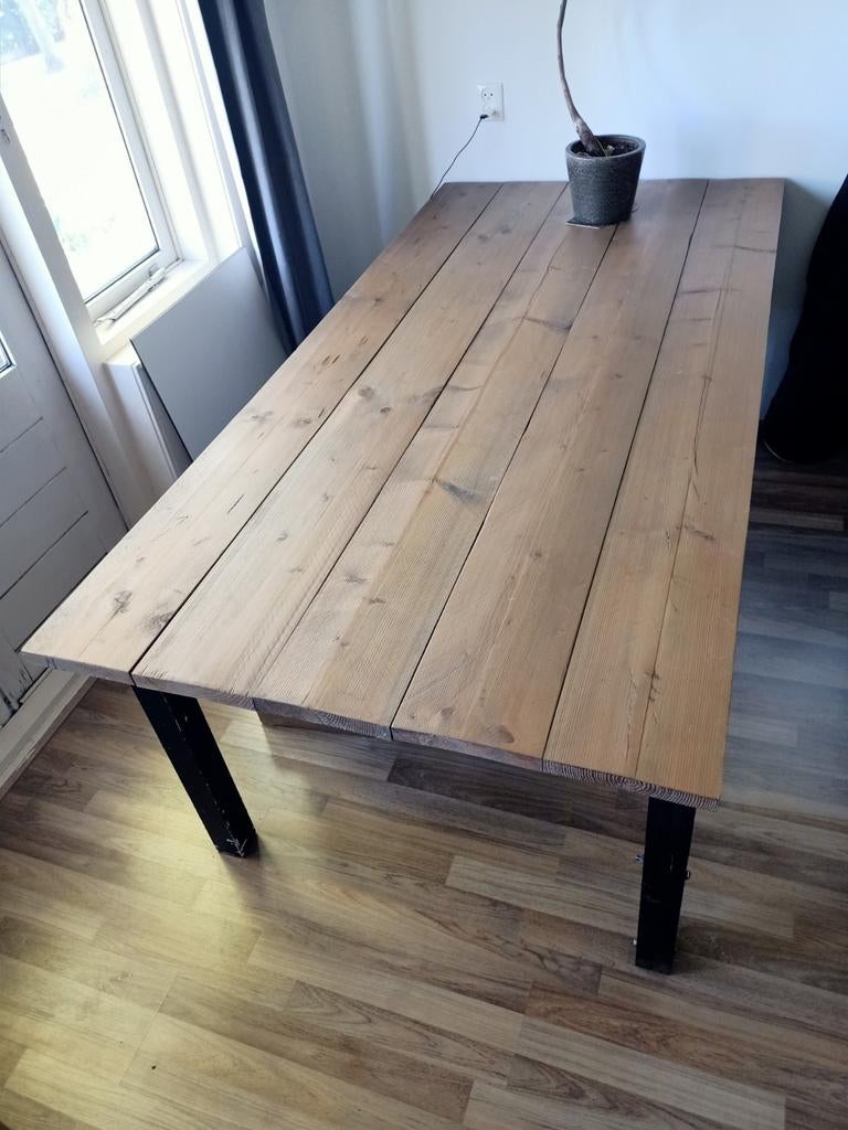Eettafel hout met zwarte poten, Huis en Inrichting, Tafels | Eettafels, Ophalen, 100 tot 150 cm, Zo goed als nieuw, Vijf personen of meer