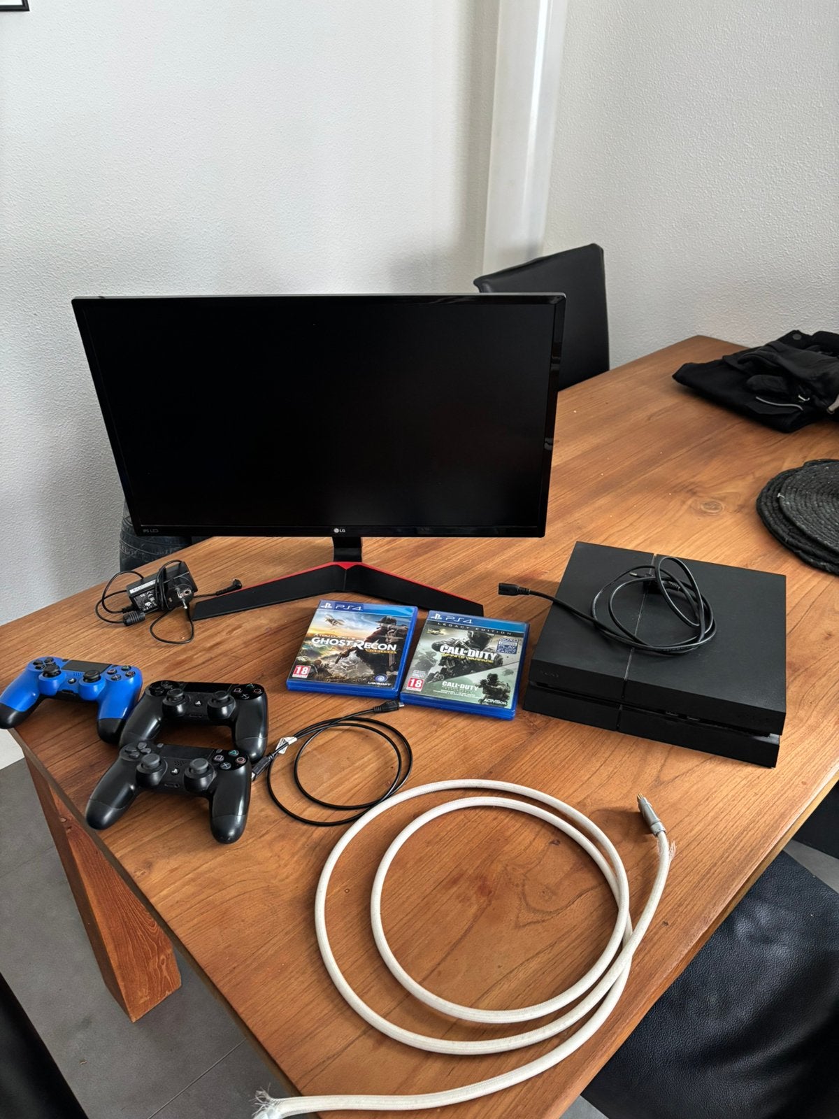 Playstation 4, LG game monitor, 3 controllers., Spelcomputers en Games, Spelcomputers | Sony PlayStation 4, Ophalen of Verzenden