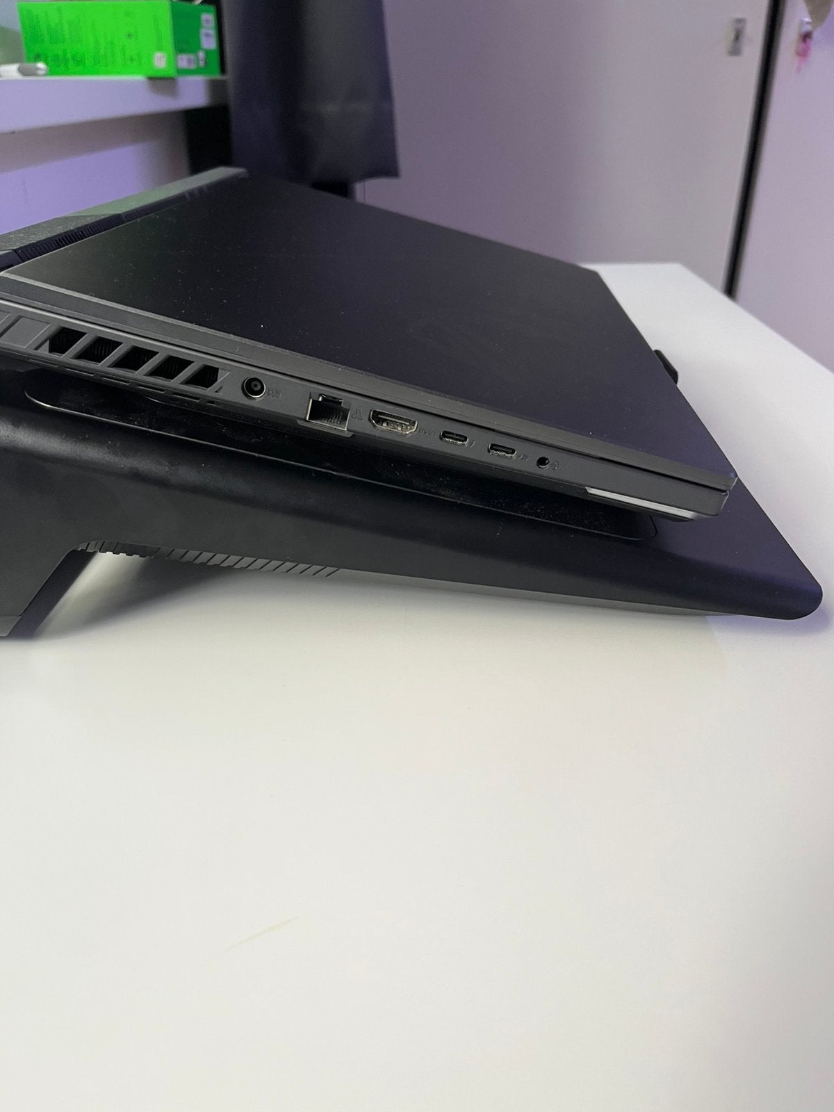 Foto 4 van ASUS ROG Strix G16 RTX 4060 + Razer Gaming Set