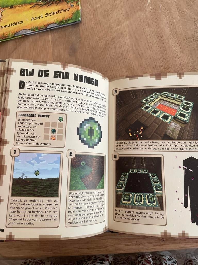 Minecraft Combat Handboek De Update, Ophalen of Verzenden, Gelezen, Fictie algemeen