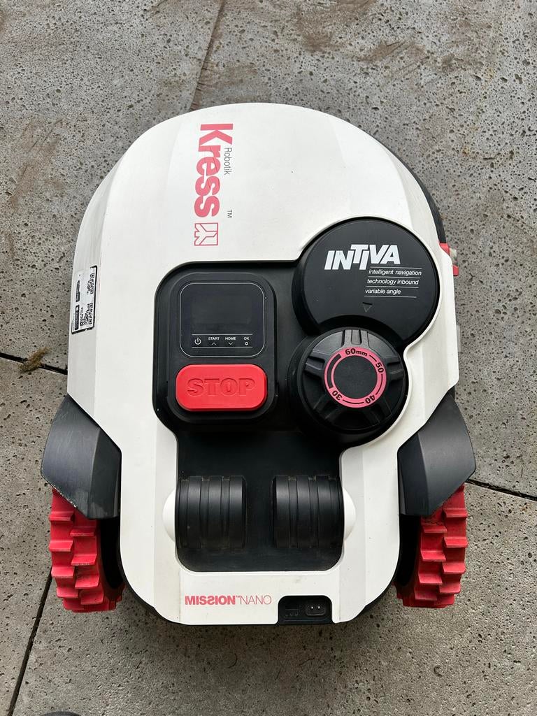 Kress KR101E Robotmaaier tot 1000 m2 - Efficiënt en Slim, Ophalen, Gebruikt, Minder dan 20 cm, Bestuurbaar via app