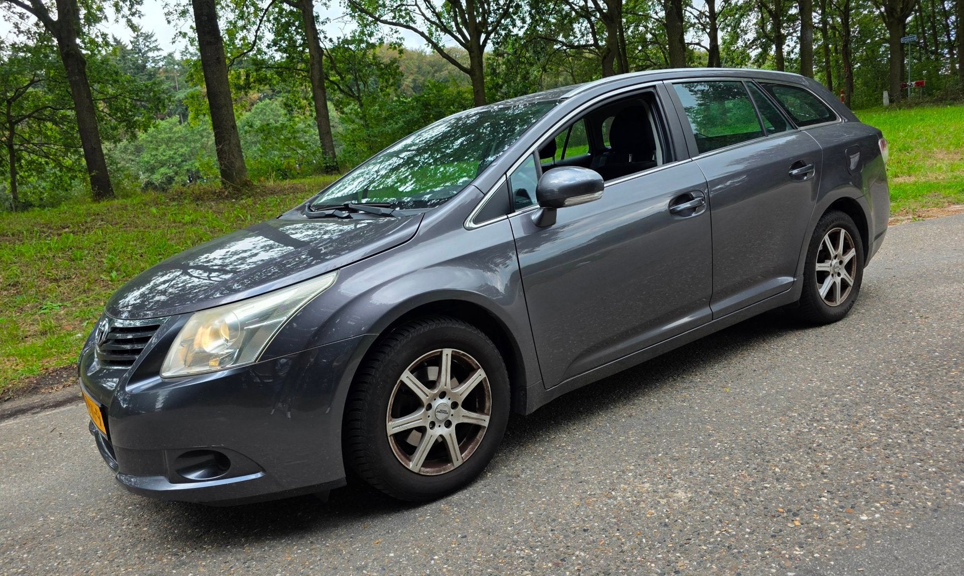 Toyota Avensis Wagon 1.6 VVTi Comfort - Airco - Sportvelgen, Auto's, Voorwielaandrijving, Euro 5, 15 km/l, 4 cilinders