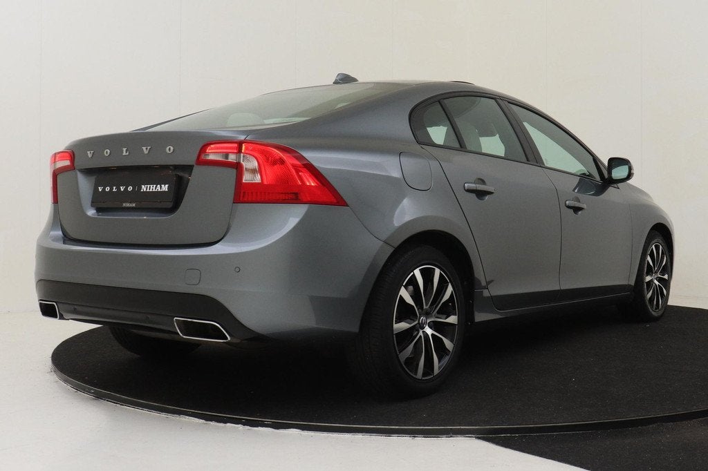 Volvo S60 T4 (H) POLAR+ DYNAMIC -PANO.DAK|CAMERA|KEYLESS|ADA, Auto's, Volvo, Voorwielaandrijving, 12 maanden, Gebruikt, S60